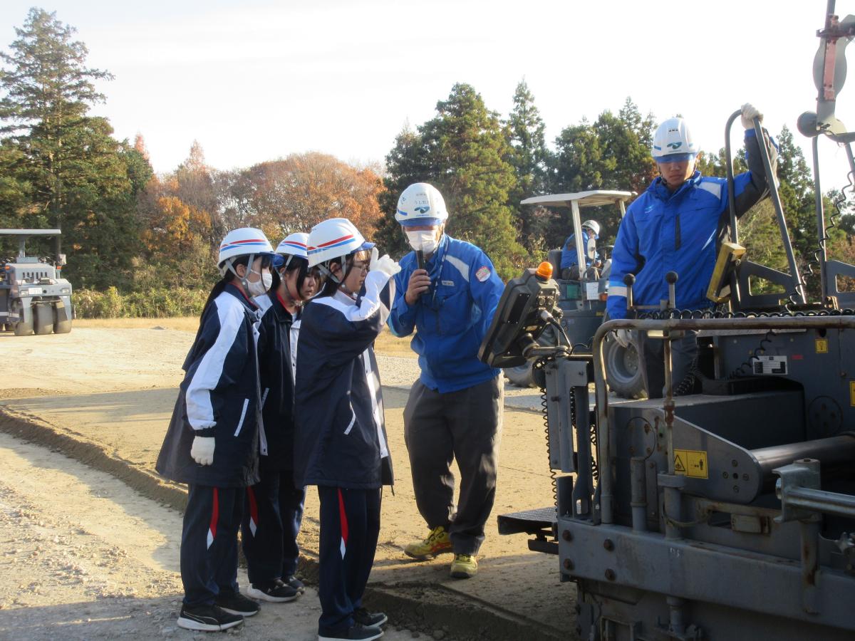 8年生　日本道路(株)　土浦テクノベース　職場体験