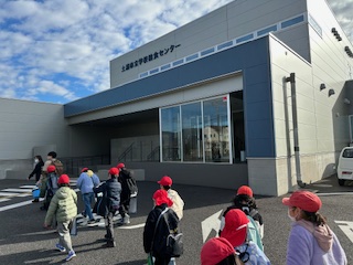 給食センター見学（３年生）