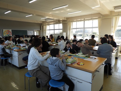 ３年生　親子給食