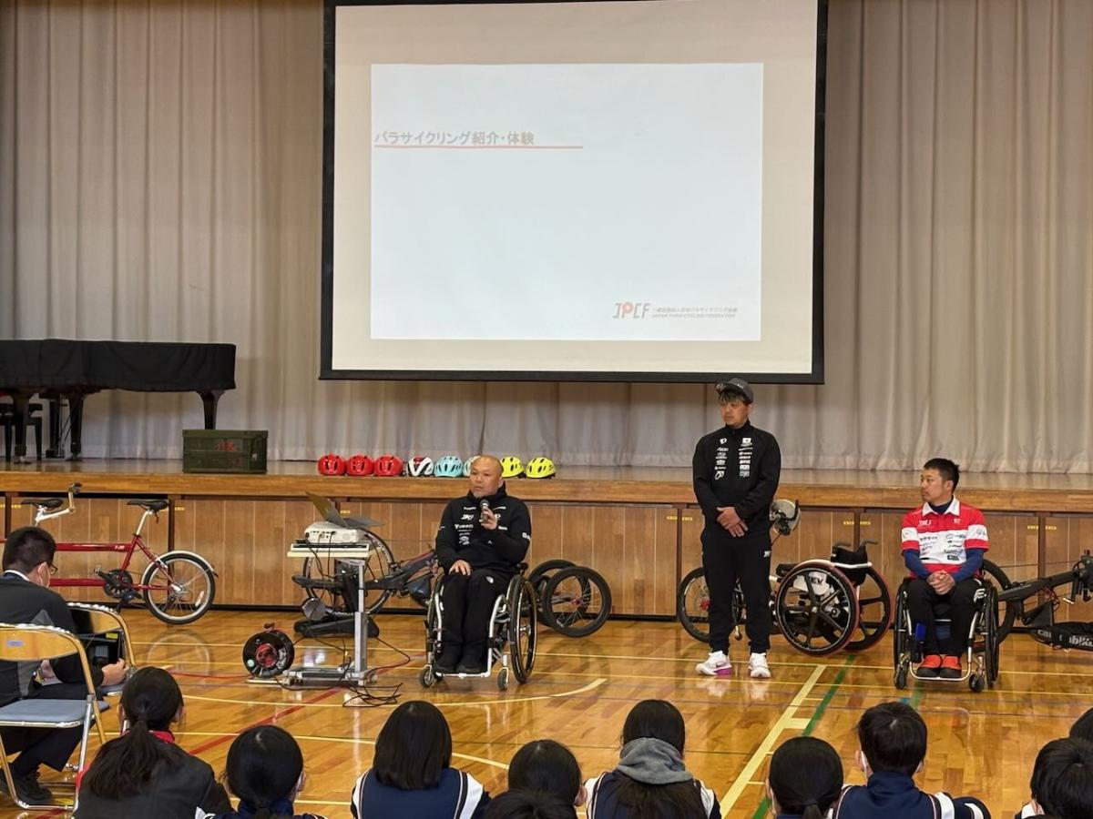 キャリア教育「パラサイクリング講演会」