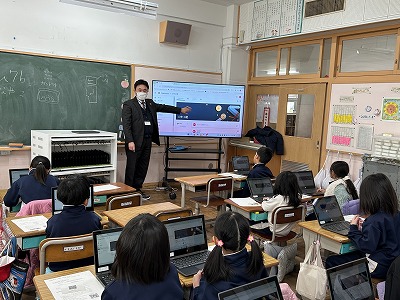 クロームブックで学習したよ